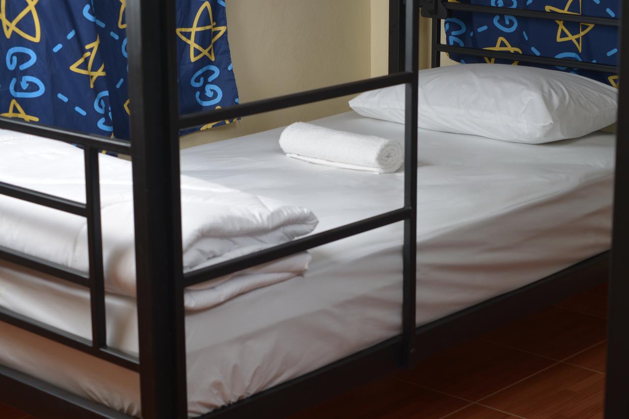 Bankaikow Hostel Kanchanaburi Buitenkant foto