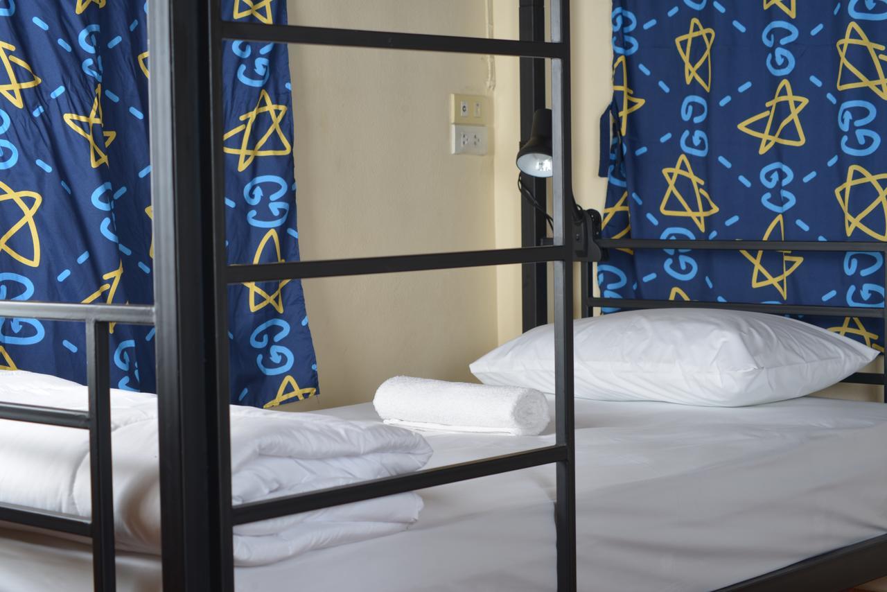 Bankaikow Hostel Kanchanaburi Buitenkant foto