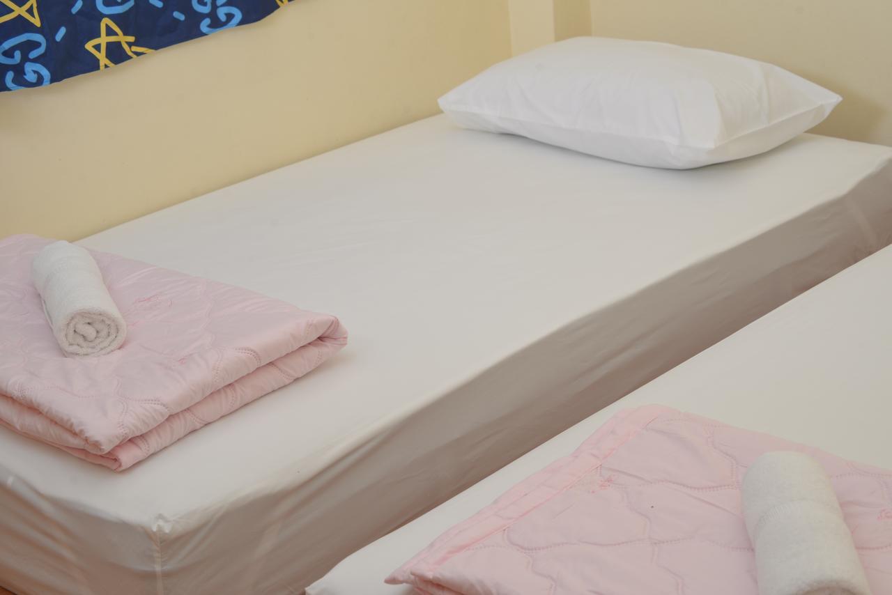 Bankaikow Hostel Kanchanaburi Buitenkant foto