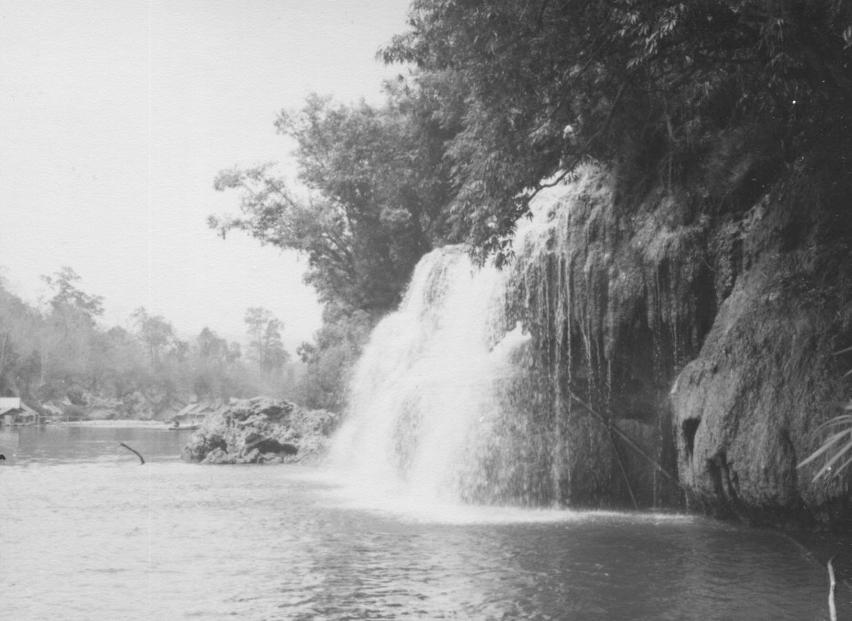 Bankaikow Hostel Kanchanaburi Buitenkant foto