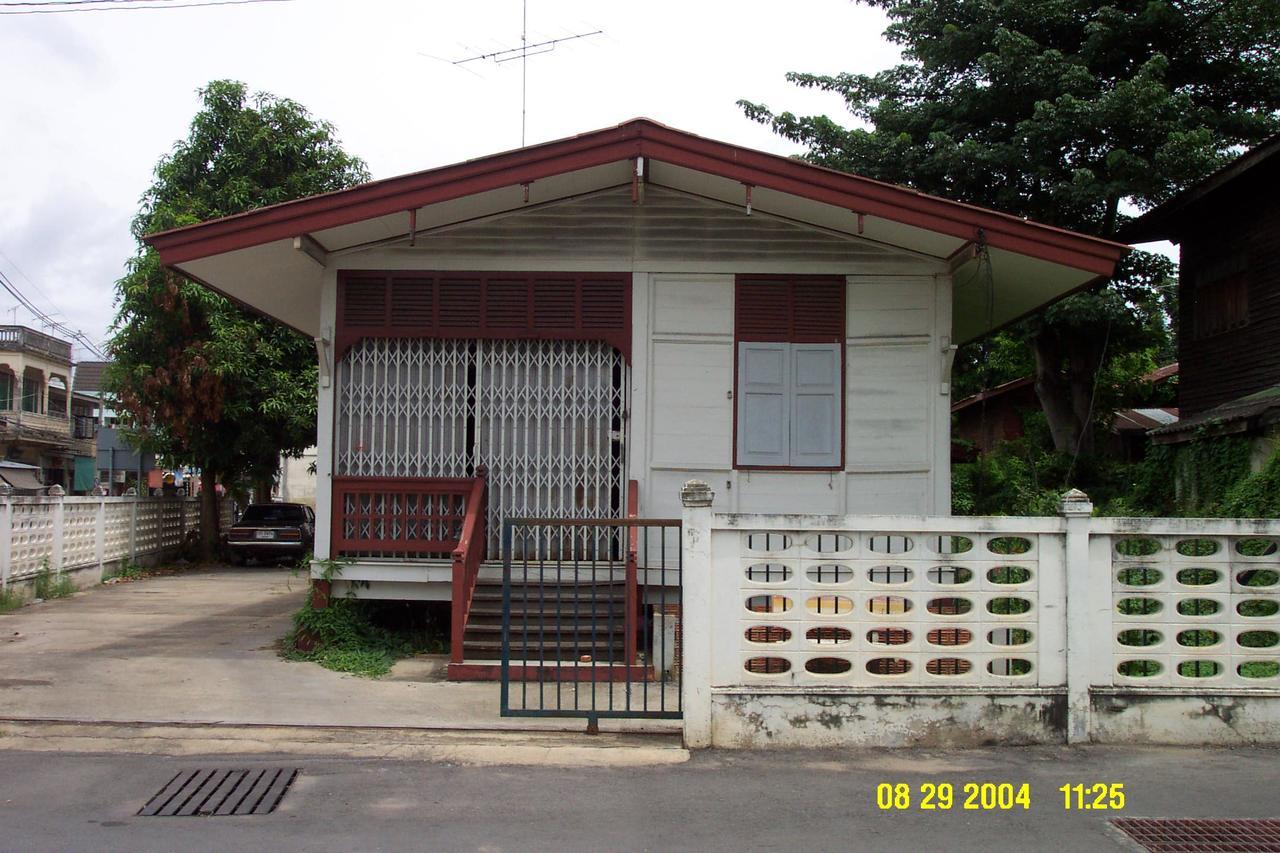 Bankaikow Hostel Kanchanaburi Buitenkant foto