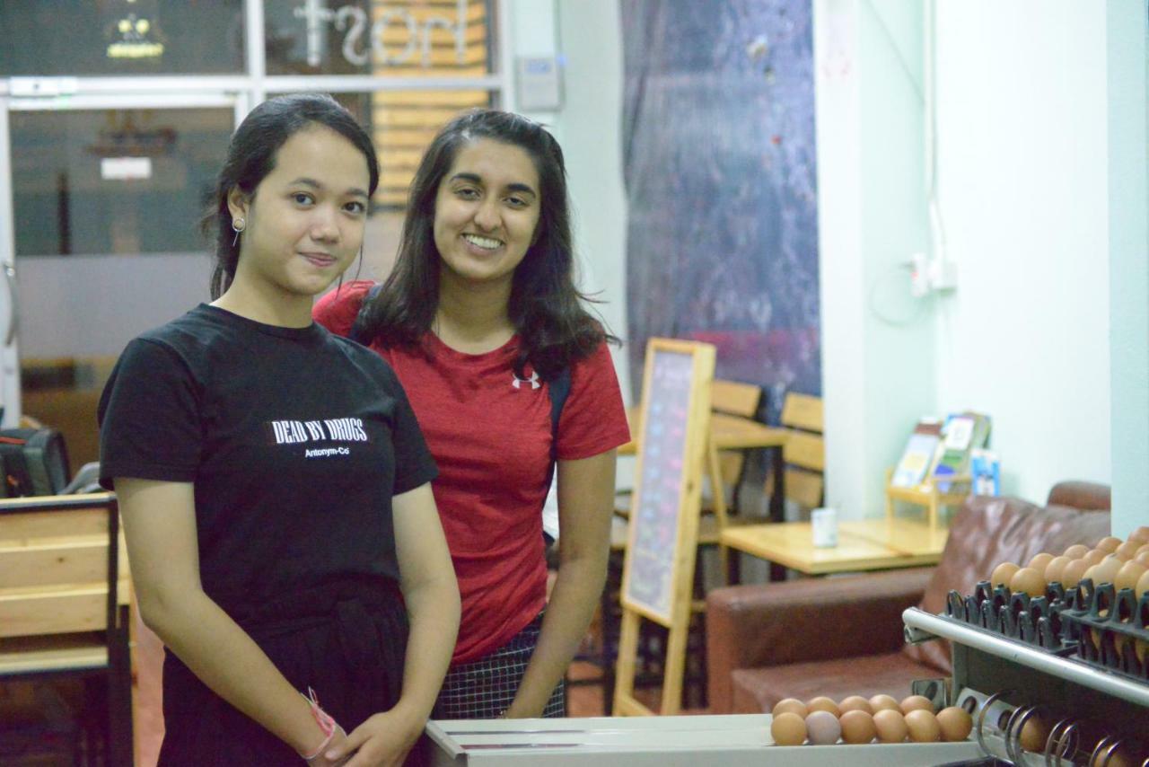 Bankaikow Hostel Kanchanaburi Buitenkant foto